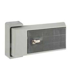 FERMETURE COMPOSITE AUTOMATIQUE A UN POING AVEC DECONDAMNATION INTERIEUR PAR COUP DE POING AVEC CLE